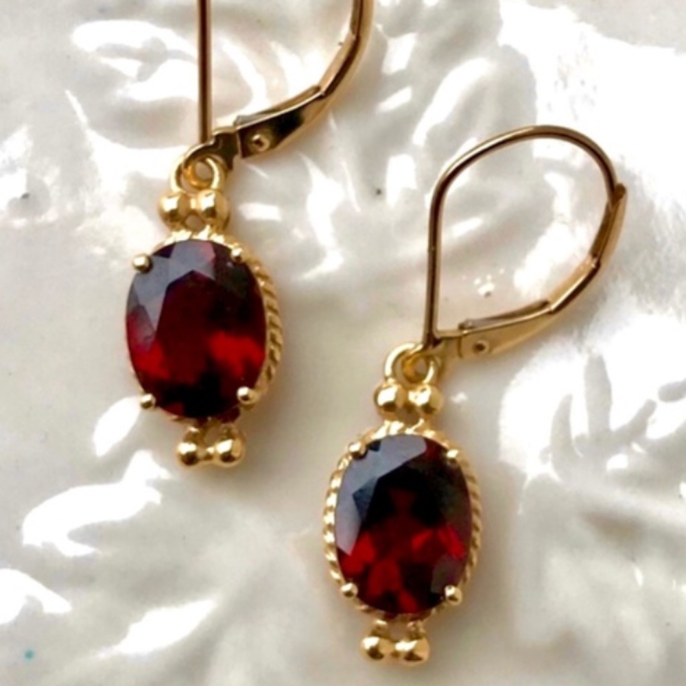 Gorgeous Vibrant Rich 14K Gold Oval Garnet Dangling Lever Back Earrings